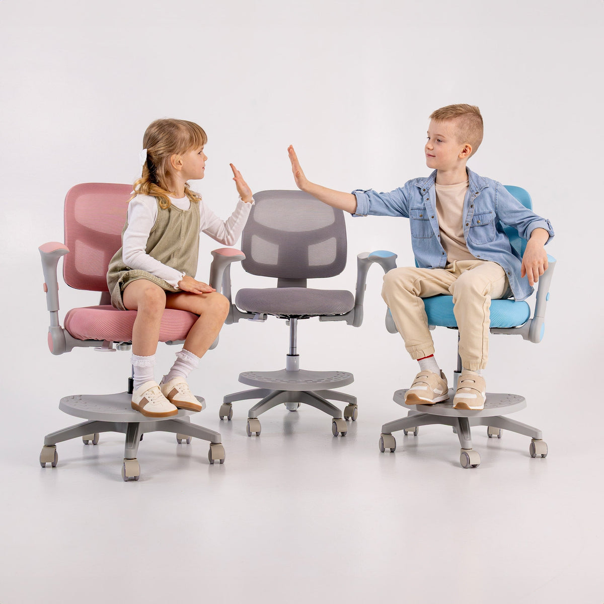 OUTLET Fotel regulowany dla dziecka Mark Adler Junior 5.0 Pink