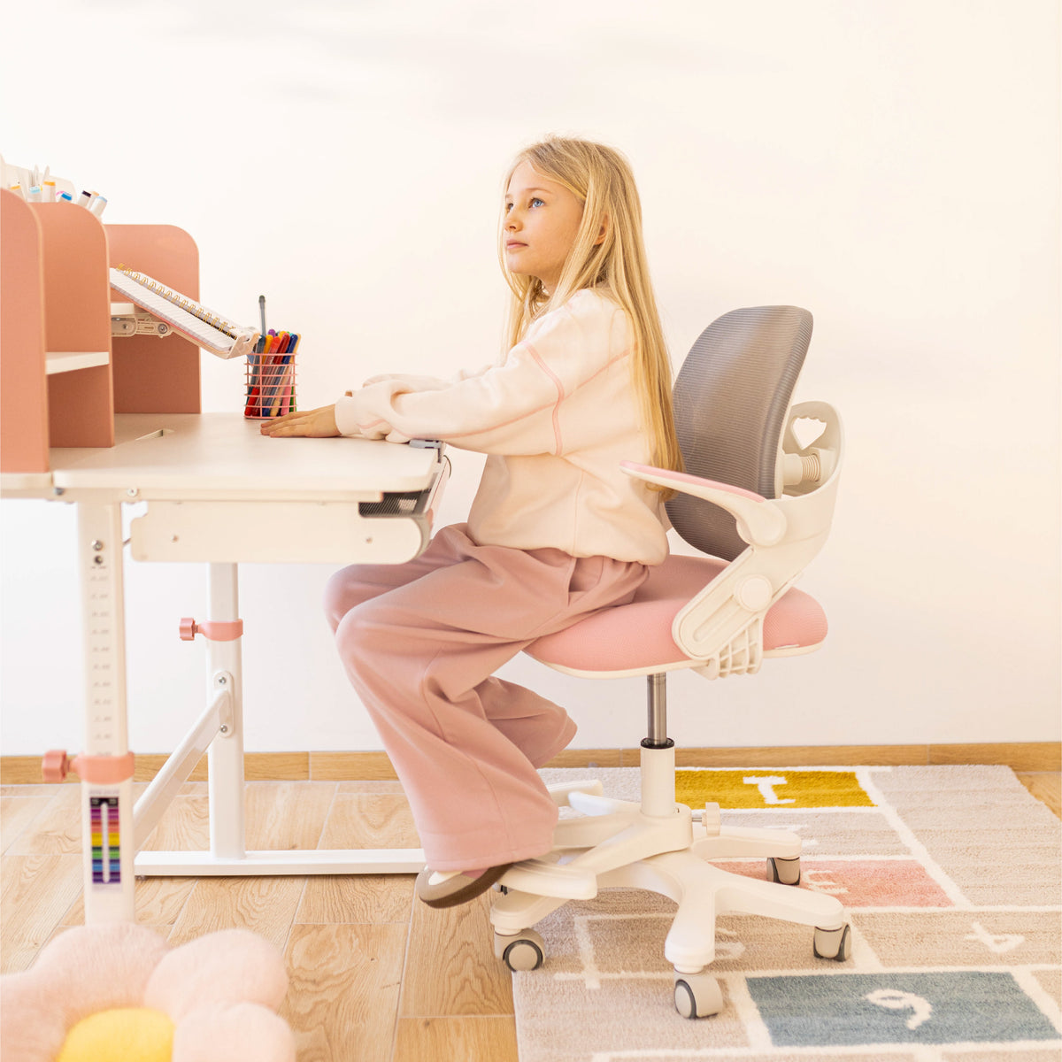 OUTLET Fotel do biurka dla dziecka Mark Adler Junior 4.3 Pink-grey