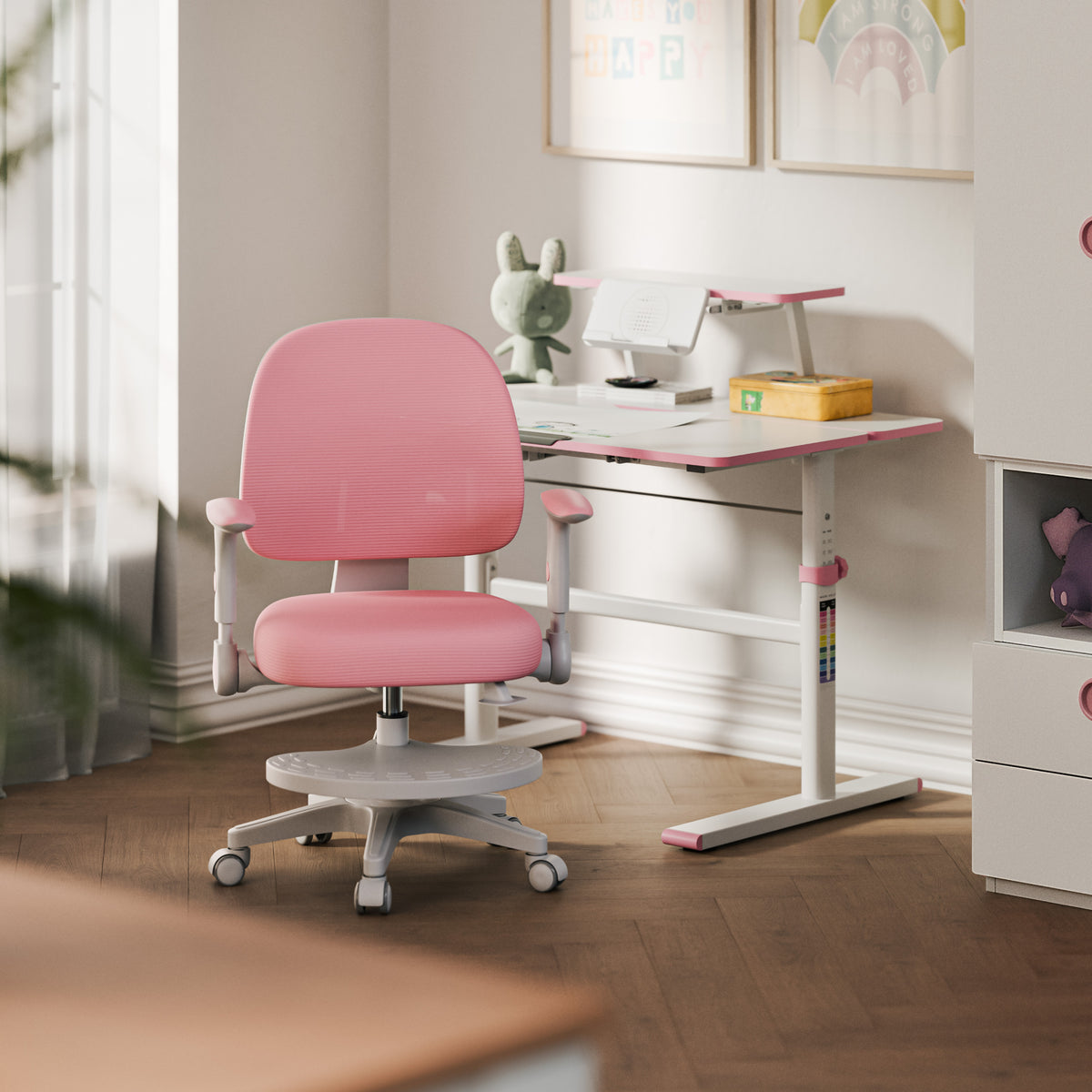 Fotel regulowany dla dziecka Mark Adler Junior 5.0 Pink